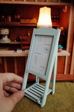 Casa delle bambole fatta a