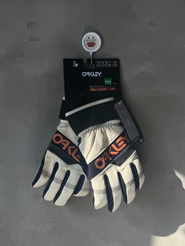 Oakley factory winter - oakley,