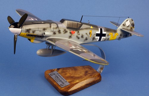 109 me messerschmitt - /,