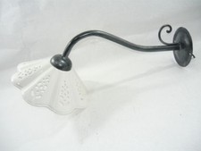 Applique lampada in ferro battuto con ceramica bianca uso interno arredo casa