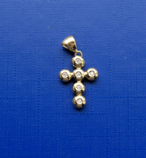 Ciondolo a forma di croce in oro 18 kt con brillanti