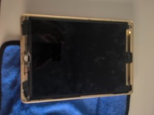 Ricambi ipad 5 A1822 manca solo lo schermo touch ed un antenna wifi