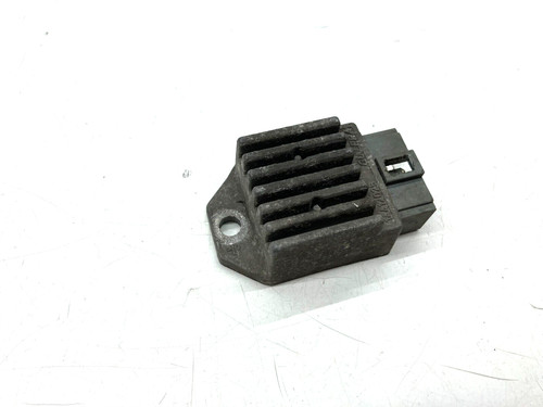 Regolatore tensione - regolatore,