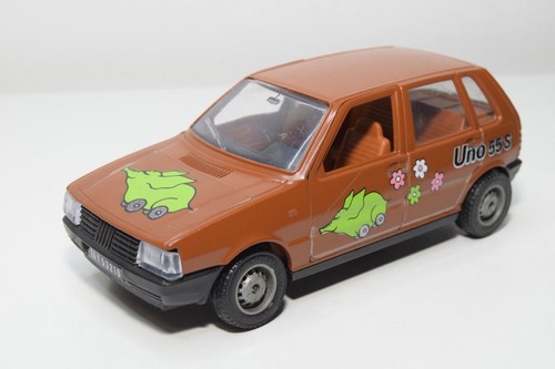 B35 mebetoys hotwheels - 1:25,
