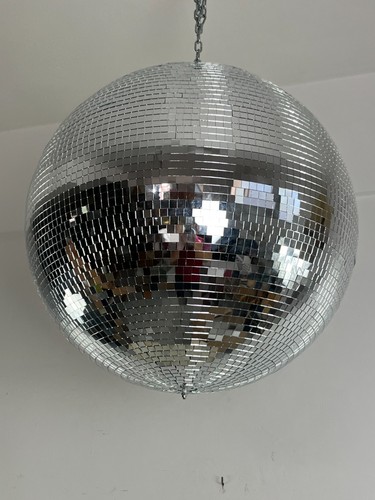 Grande sfera discoteca