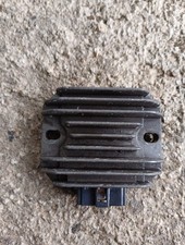 REGOLATORE DI TENSIONE APRILIA SCARABEO 125 ULTIMO PEZZO (ARI)