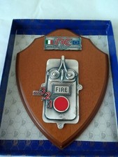 Crest in legno e metallo IRE