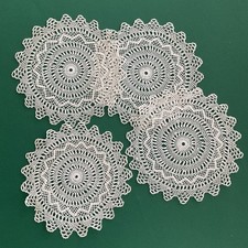 4 centrini sottobicchieri