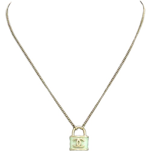 Chanel b18p logo padlock - chanel,