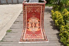 Tappeto rosso vintage turco