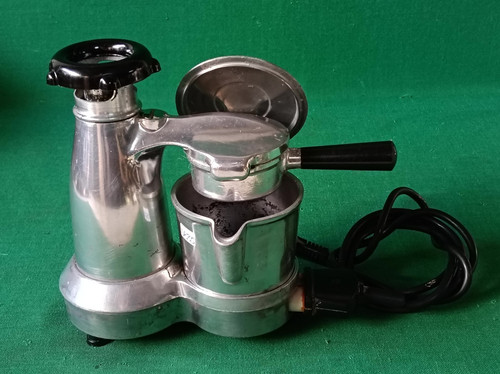 Vecchia caffettiera elettrica - vecchia,
