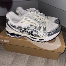 ASICS Gel Kayano 14s bianco e