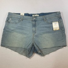Levis NWT Signature Gold True