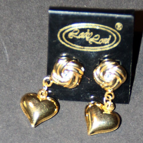 Orecchini color oro fatti - , a