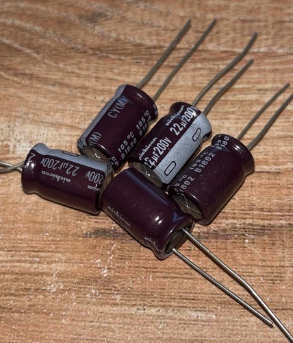 Condensador electrolitico - 5,