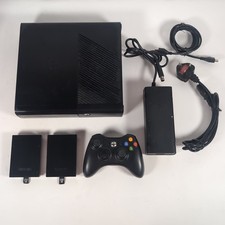 Pacchetto console Xbox 360 E