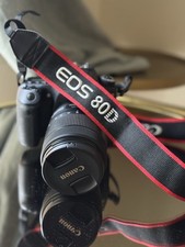 Kit Canon EOS 80D Reflex con 18-135mm + 100mm Macro + Luce Softbox