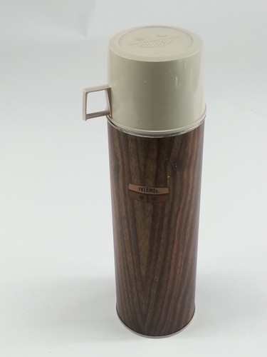 Bottiglia isolata thermos king - thermos,