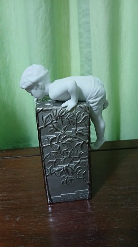 Lladro striving boy - "striving", )