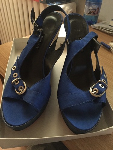 Scarpe sandali alti nuovi con - sandali,