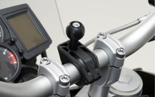 Aggancio a manubrio moto