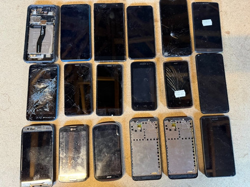 Lot smartphones - de, 18