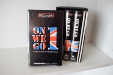 Corso di Inglese ON WE GO BBC English VHS anni 80 Collezione Cofanetto Fascicoli