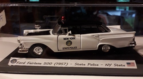 Road champs modello ford - 1:43,