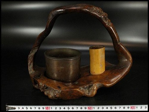 Antico vassoio per tabacco