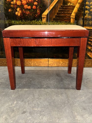 Antica panca per pianoforte