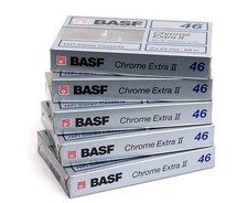 5 audiocassette BASF Chrome Extra II 46 ancora confezionate