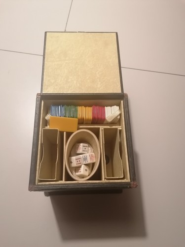 Scatola forma dado porta - a,