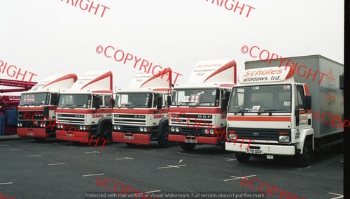 Truck photo scholes - scholes, windows