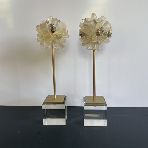Coppia sculture in - di,