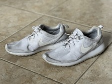 Nike Roshe Triple White