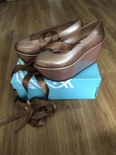 Scarpe cavallo a dondolo Vivienne Westwood Melissa Anglomania edizione speciale Nude 4