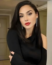 Gal Gadot sexy carina bella