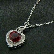 Collana con ciondolo a forma