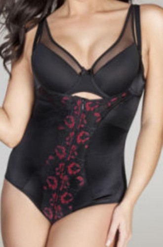 Your secret under bust - your,