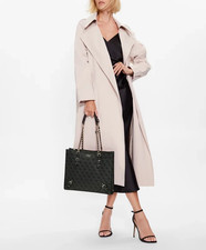 Guess borsa donna a spalla HWSG87 44230 tinta unita con logo Nero 34x28x8 cm