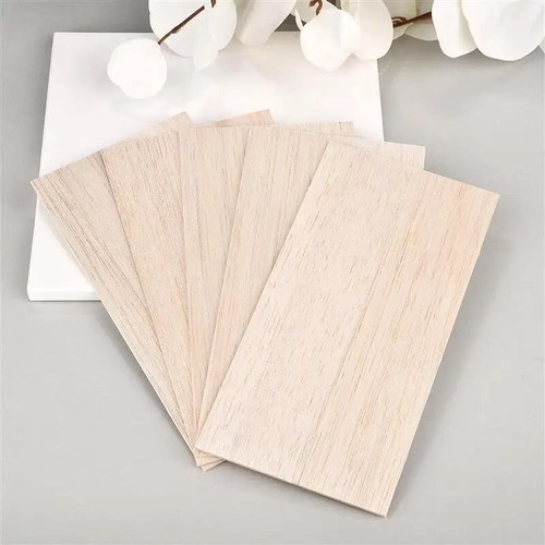 Pezzi fogli legno - 05, di