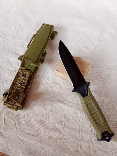 Coltello tattico lama fissa