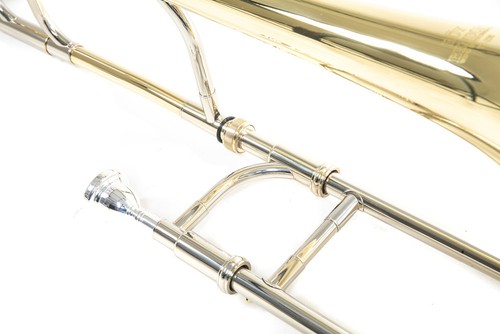 Trombone tenore in - -,