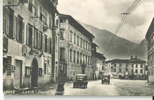 Lavis piazza - ),