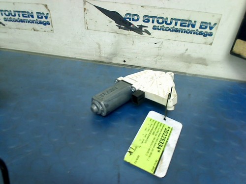 Front glass lift motor - front,