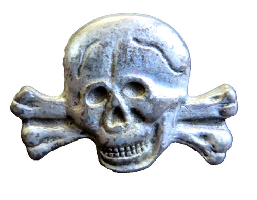 Spilla pin badge - pin, in