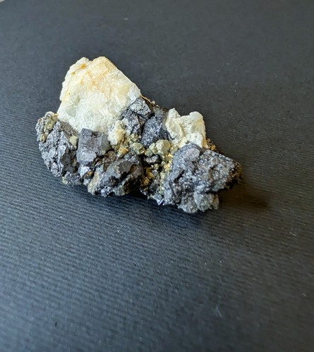 Magnetite pirite 57g - magnetite,