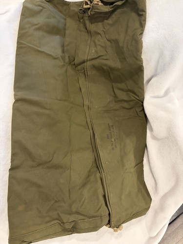 Tenda mezzo cucciolo rifugio