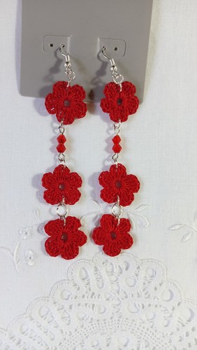 Orecchini con fiori rossi all - con,