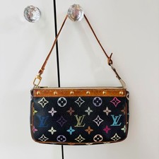 LOUIS VUITTON Pochette